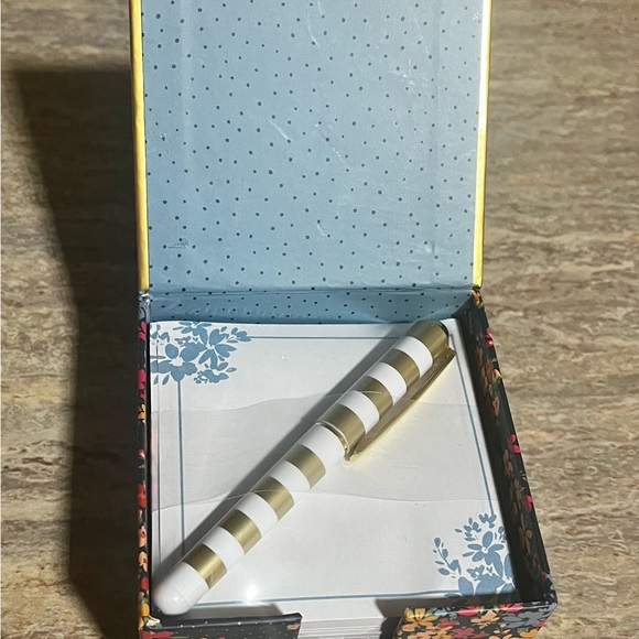 New Lady Jane bundle of 3-pack magnetic list pads and 1-Mary Engelbreit list pad - Picture 4 of 12